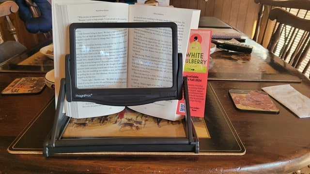 magnified reading tablet