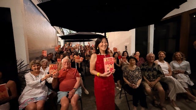 Rosa in front of the crowd at Pages